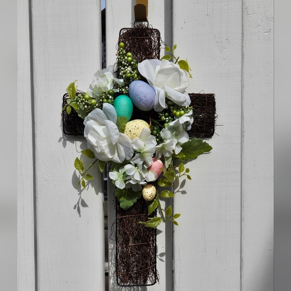 Hanging Cross ✝️ - Picture 1 of 8